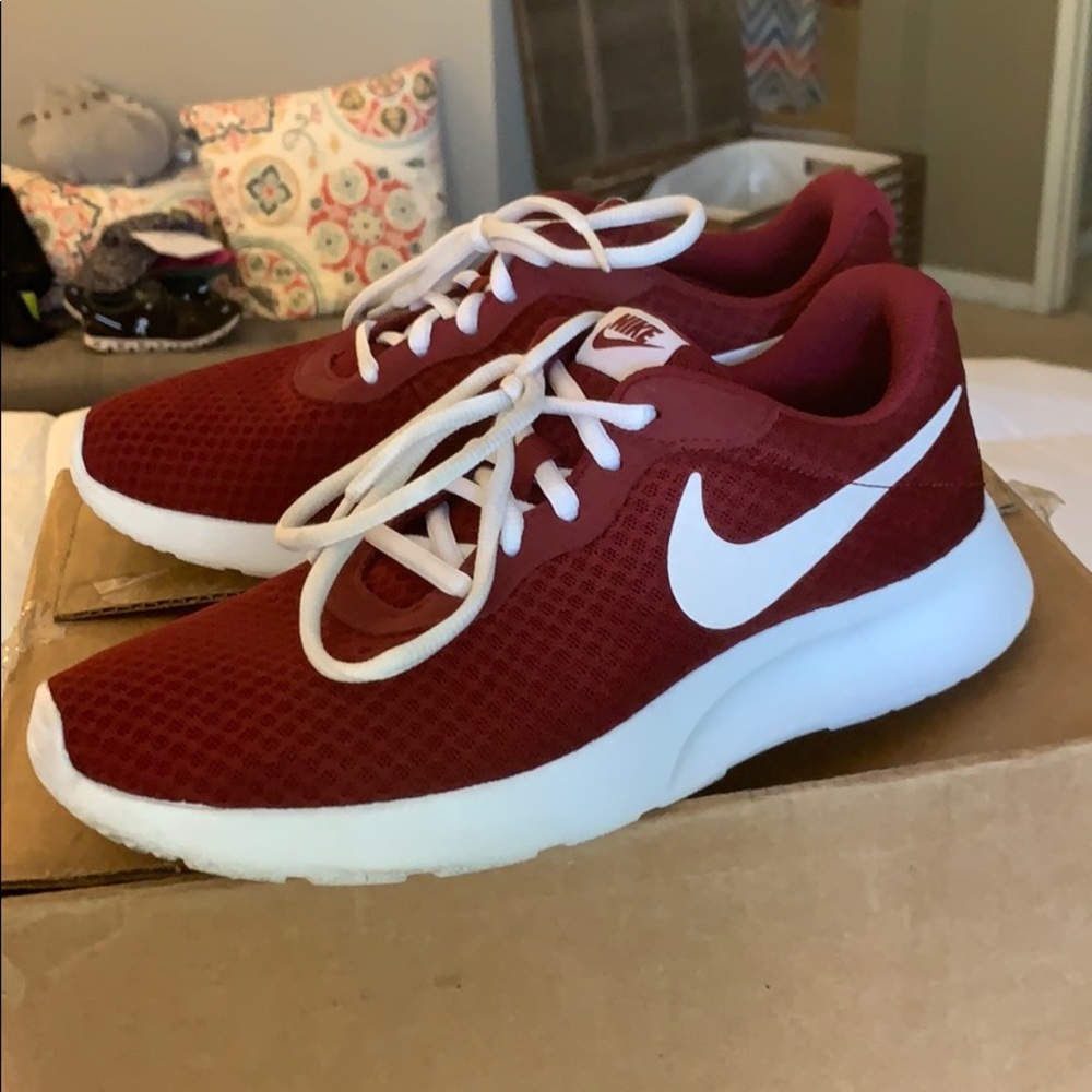 Nike Tanjun shoes